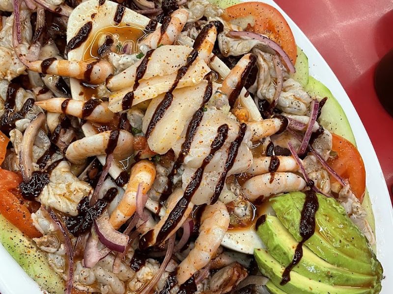 Sushi Culiacán & Mariscos food