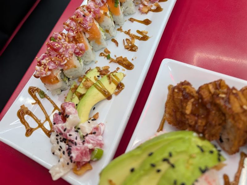 Sushi Culiacán & Mariscos food